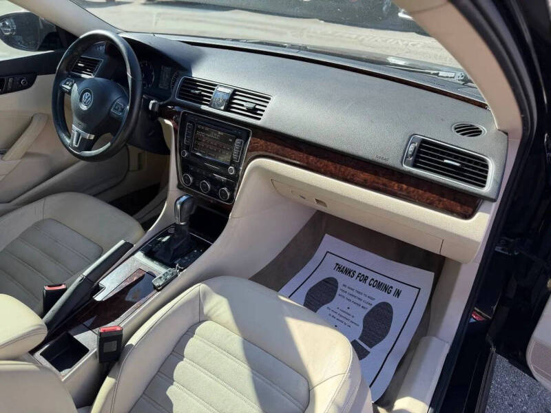 2012 Volkswagen Passat SEL Premium PZEV