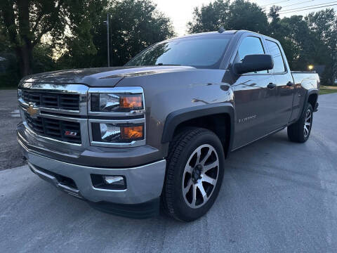 2014 Chevrolet Silverado 1500 for sale at The Car Mart in Milford IN