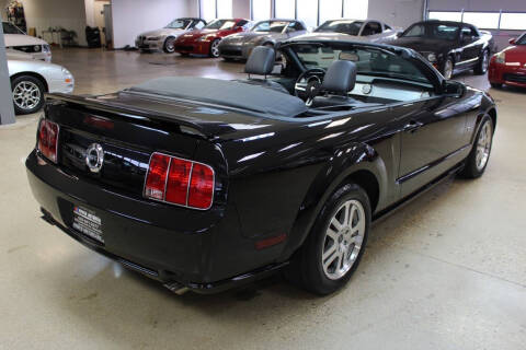 2005 Ford Mustang GT Deluxe