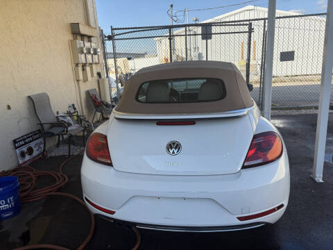 2018 Volkswagen Beetle Convertible 2.0T S with Style and Comfort