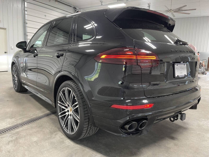 2016 Porsche Cayenne GTS