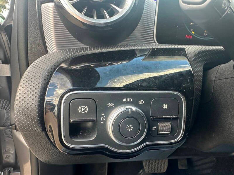 2020 Mercedes-Benz A-Class A 220