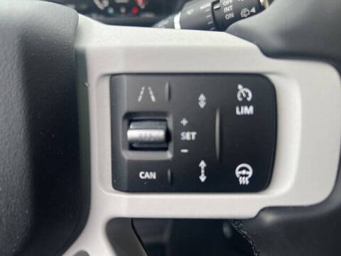 2025 Land Rover Defender 90 P400 X-Dynamic SE