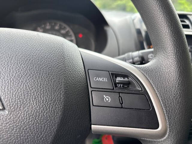 2024 Mitsubishi Mirage ES