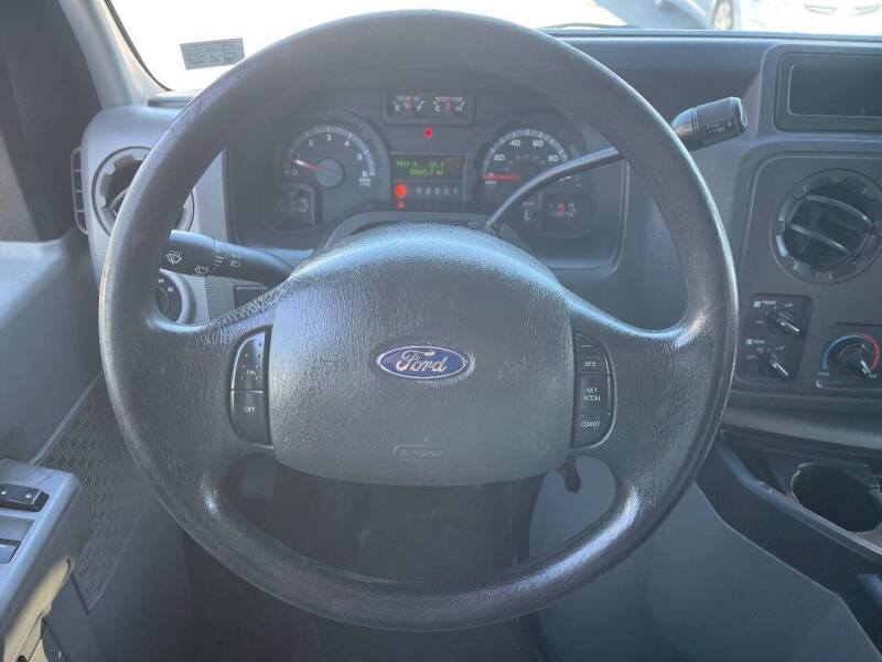 2010 Ford E-Series E-350 SD XLT