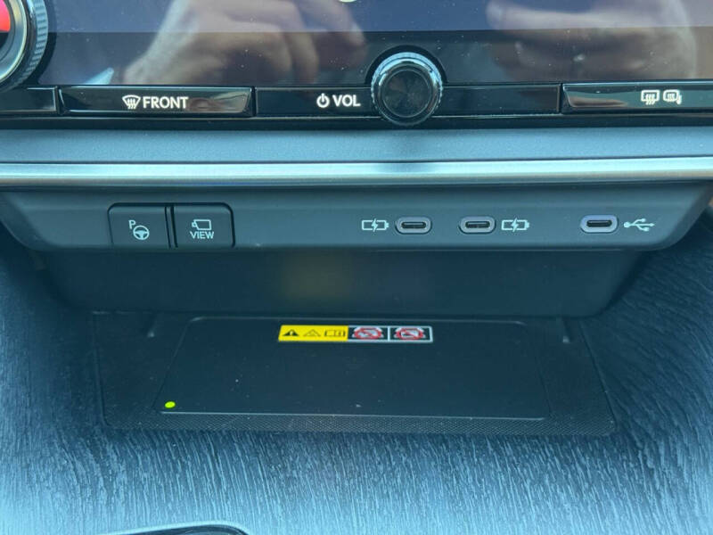 2023 Lexus RZ 450e Luxury