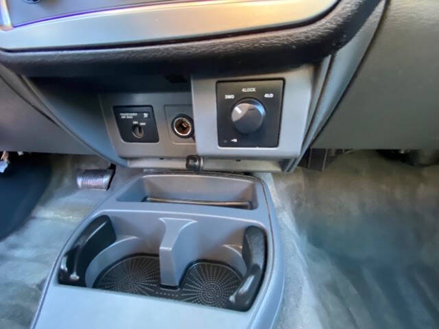 2006 Mitsubishi Raider Duro Cross V8