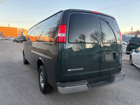 2017 Chevrolet Express LT 3500