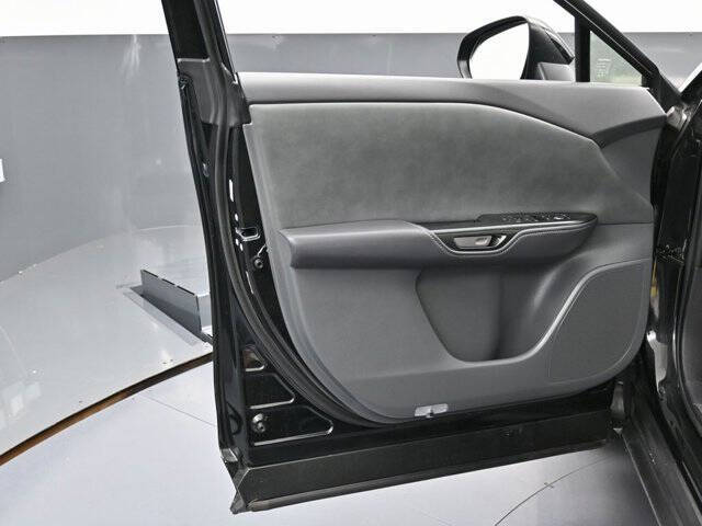 2023 Lexus RZ 450e Luxury