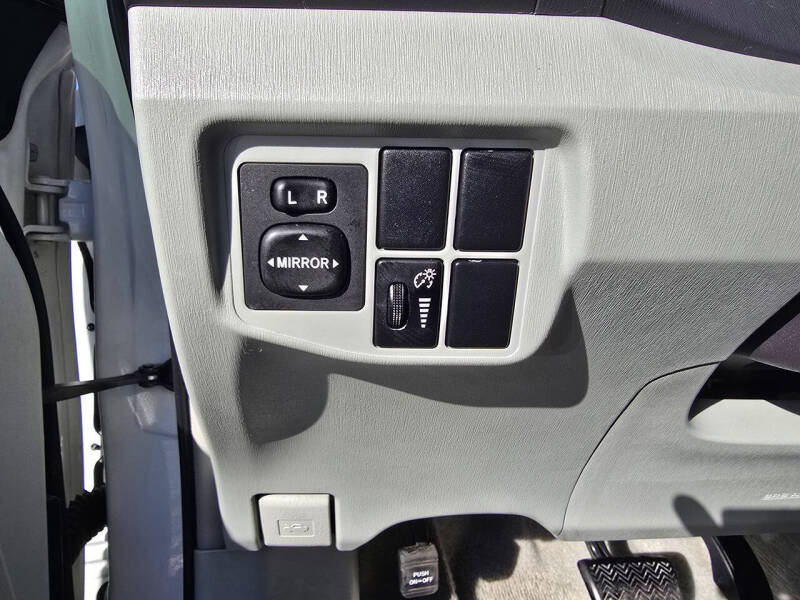 2010 Toyota Prius III