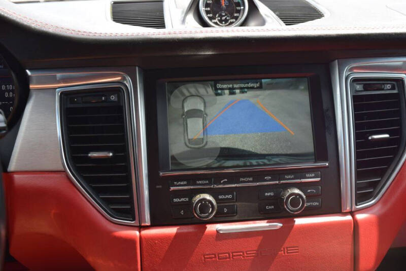 2015 Porsche Macan Turbo