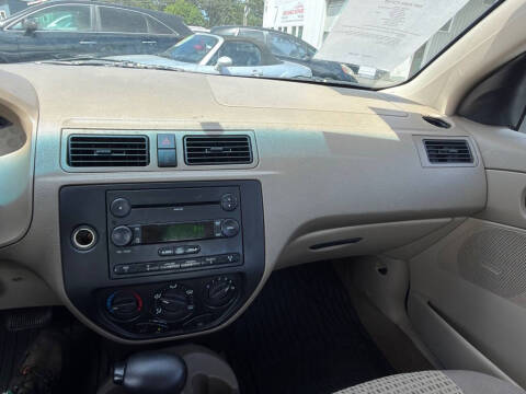 2007 Ford Focus ZX4 S