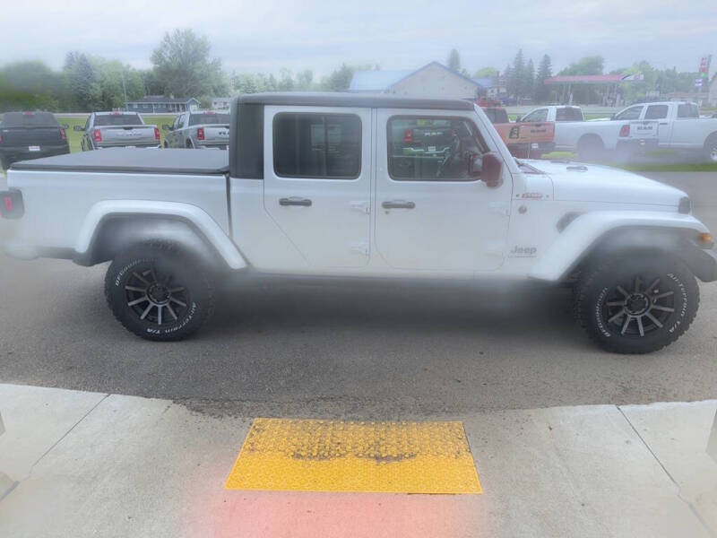 2022 Jeep Gladiator Sport