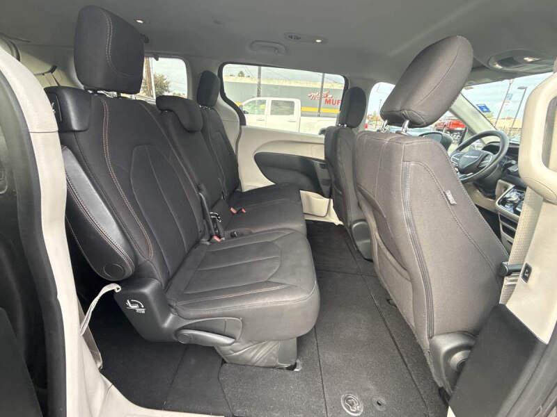 2017 Chrysler Pacifica Touring