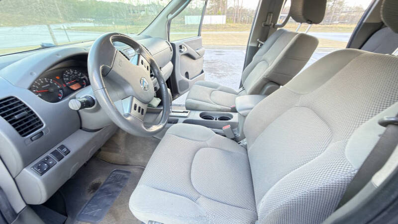 2005 Nissan Frontier LE