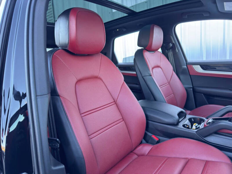 2024 Porsche Cayenne E-Hybrid