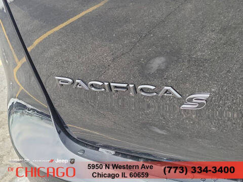 2026 Chrysler Pacifica Select
