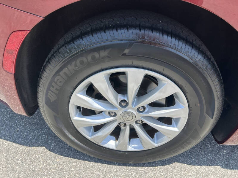 2017 Chrysler Pacifica Touring-L
