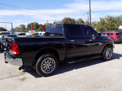 2017 RAM 1500 SLT