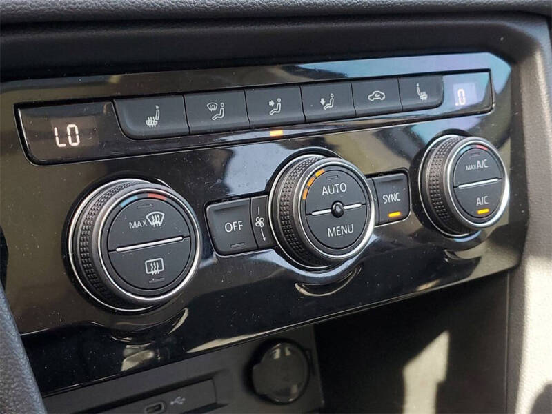 2024 Volkswagen Taos SE 4Motion