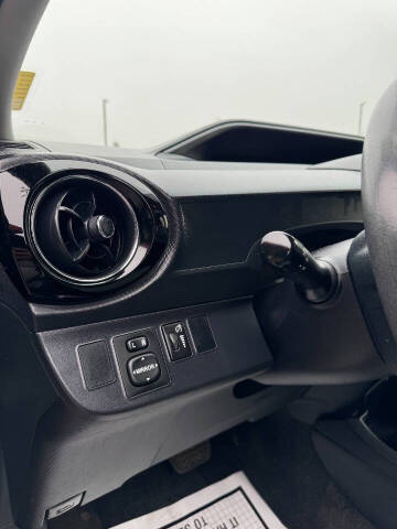 2016 Toyota Prius c Persona Special Edition