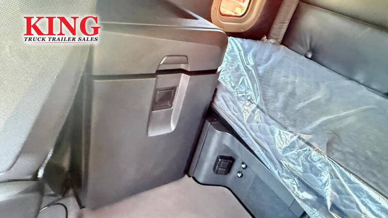 2023 Freightliner Cascadia