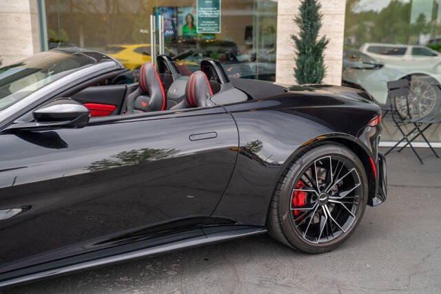 2021 Aston Martin Vantage 34