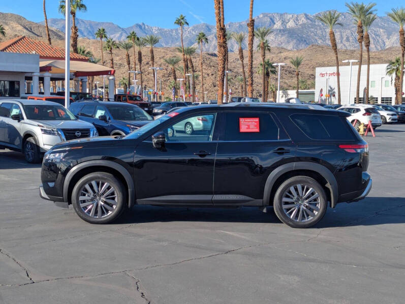 2024 Nissan Pathfinder SL