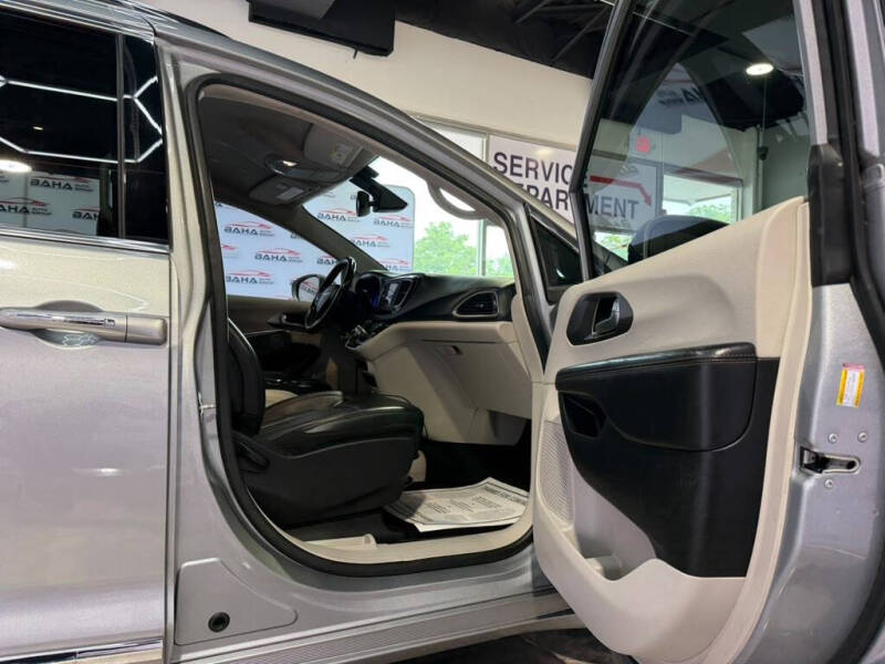 2020 Chrysler Pacifica Touring L