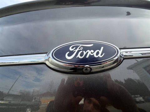 2017 Ford Taurus SEL