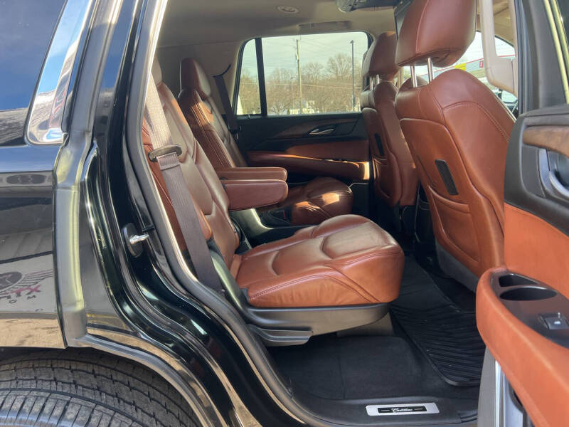 2017 Cadillac Escalade Luxury