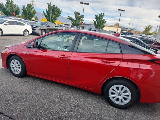 2019 Toyota Prius LE