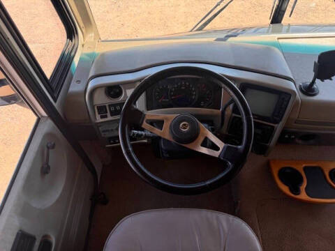 2005 Workhorse W22