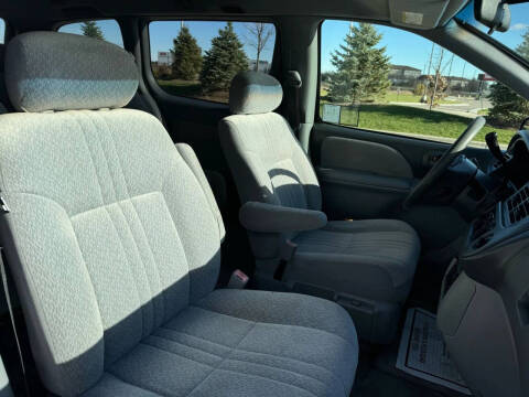 2003 Toyota Sienna CE