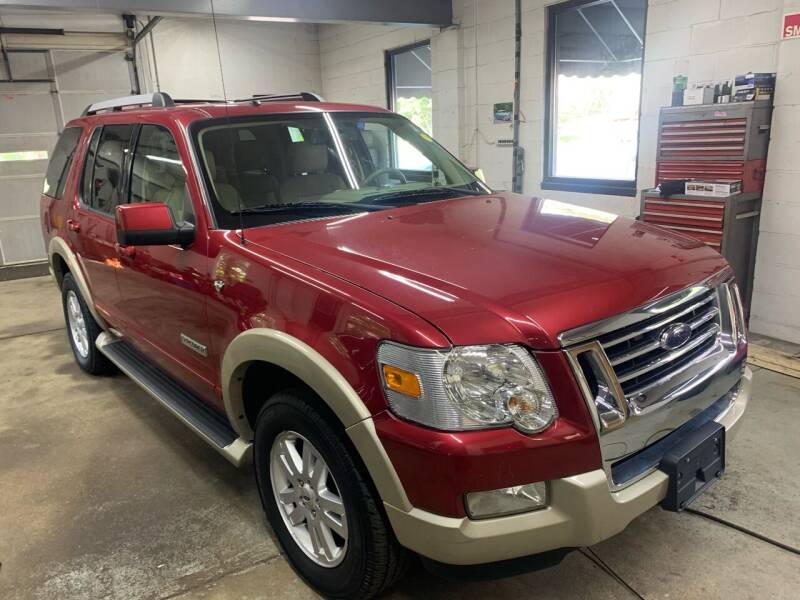 2007 Ford Explorer for sale at QUINN'S AUTOMOTIVE in Leominster MA