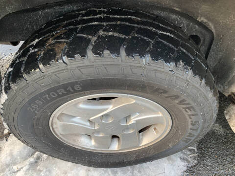 2004 Toyota Sequoia SR5