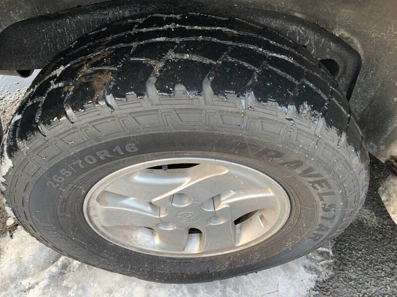 2004 Toyota Sequoia SR5