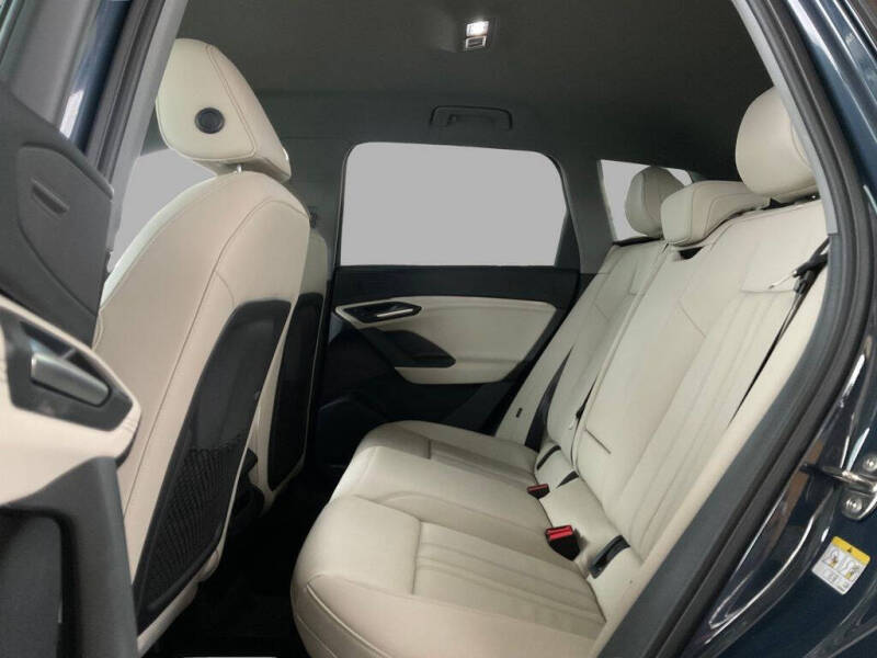 2025 Audi Q6 e-tron Premium