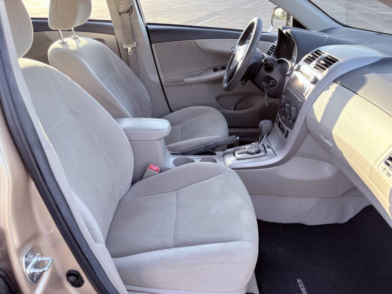 2011 Toyota Corolla LE