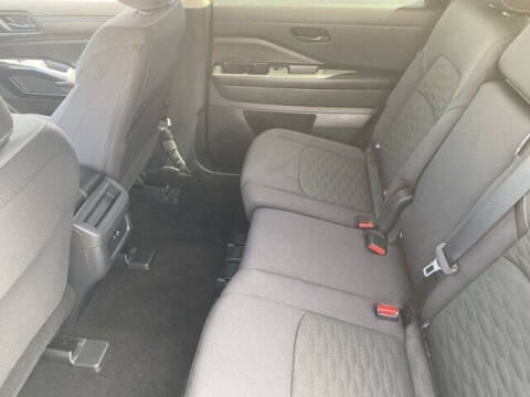 2025 Nissan Pathfinder S