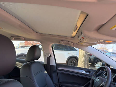 2021 Volkswagen Golf TSI