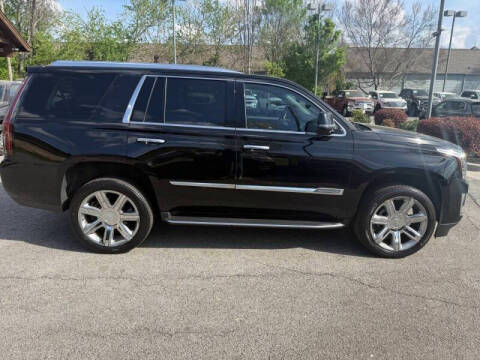 2017 Cadillac Escalade Luxury