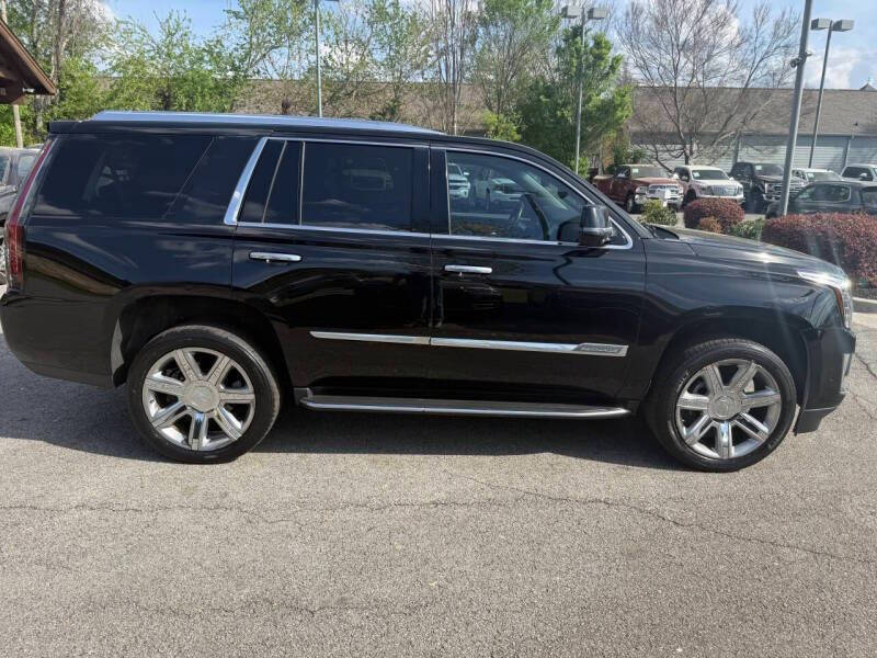 2017 Cadillac Escalade Luxury