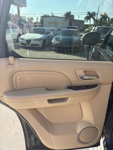 2011 Cadillac Escalade Luxury