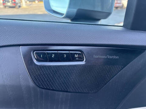 2020 Volvo XC90 T6 Momentum 6-Passenger