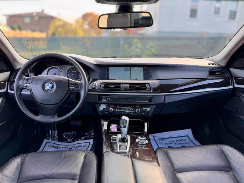 2012 BMW 5 Series 535i photo 13