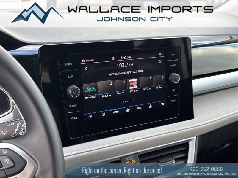 2025 Volkswagen Taos SE 4Motion