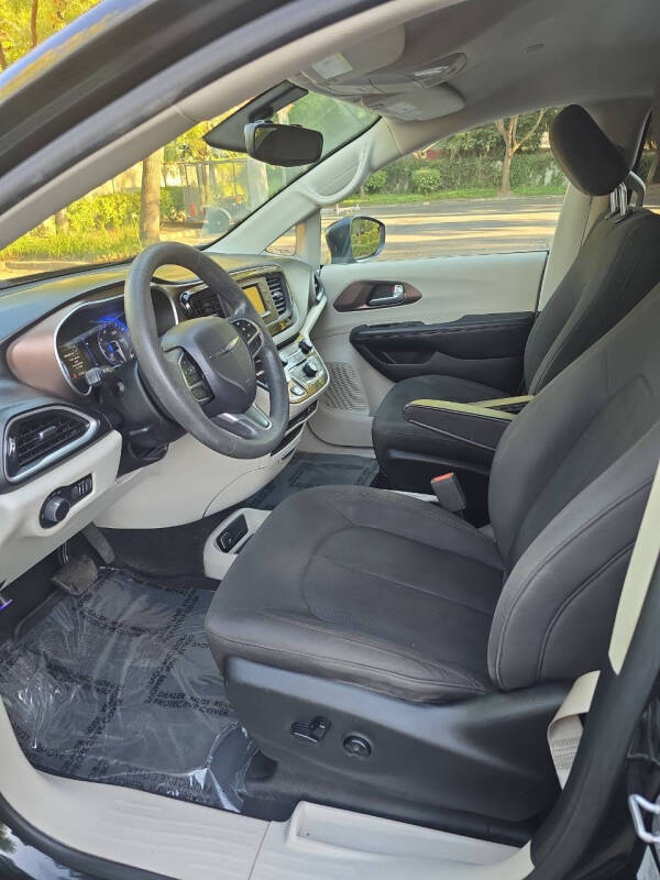 2017 Chrysler Pacifica LX