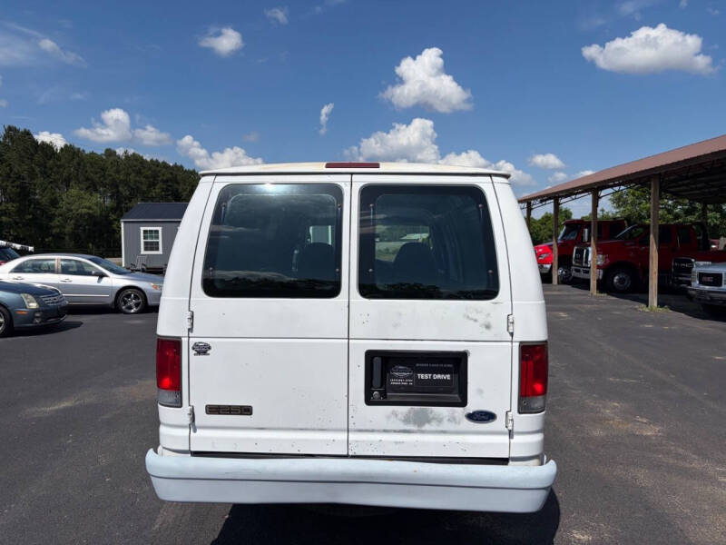 2004 Ford E-Series