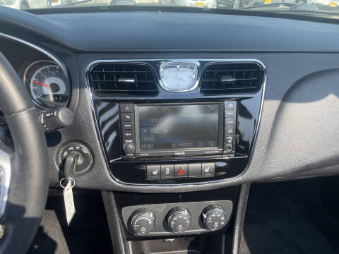 2014 Chrysler 200 Limited